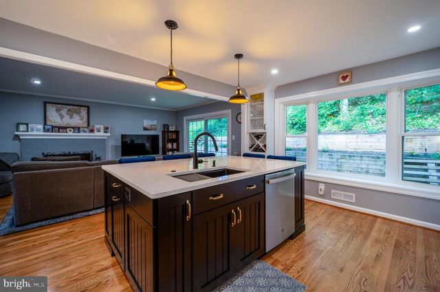 2235 ABBOTSFORD DR, Vienna, VA 22181