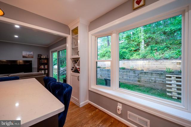 2235 ABBOTSFORD DR, Vienna, VA 22181