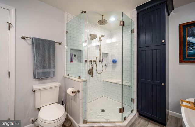 2235 ABBOTSFORD DR, Vienna, VA 22181