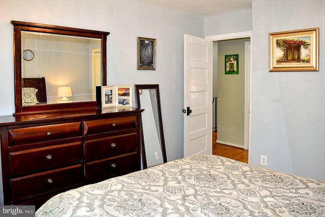 2235 ABBOTSFORD DR, Vienna, VA 22181