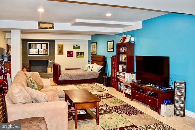 2235 ABBOTSFORD DR, Vienna, VA 22181