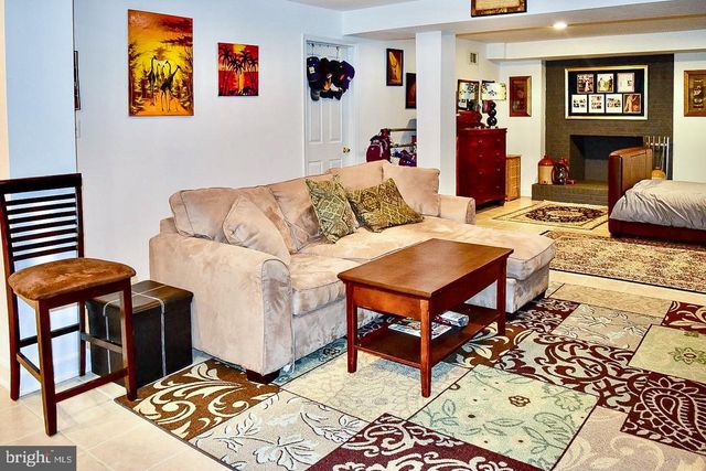 2235 ABBOTSFORD DR, Vienna, VA 22181