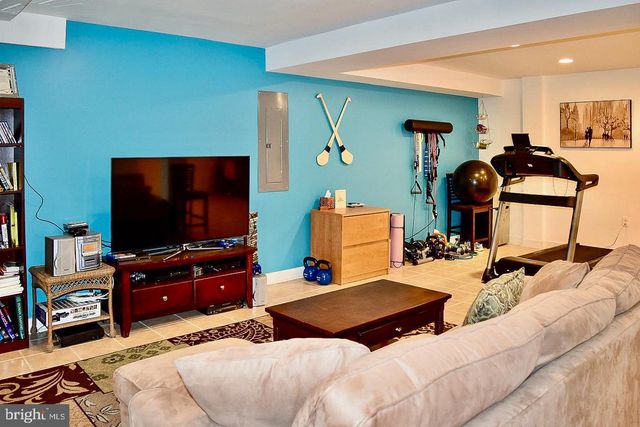 2235 ABBOTSFORD DR, Vienna, VA 22181