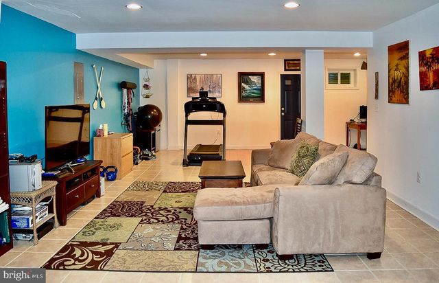 2235 ABBOTSFORD DR, Vienna, VA 22181