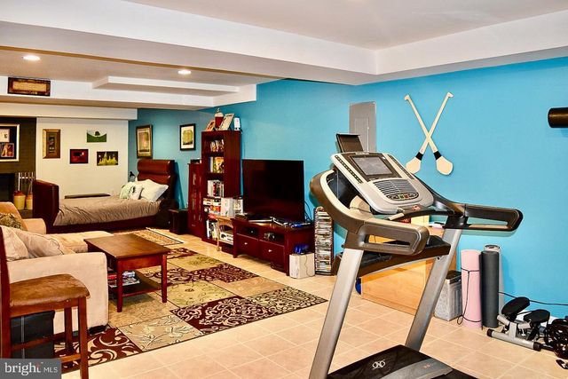 2235 ABBOTSFORD DR, Vienna, VA 22181