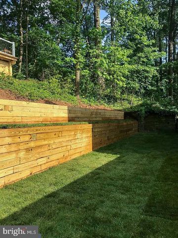 2235 ABBOTSFORD DR, Vienna, VA 22181