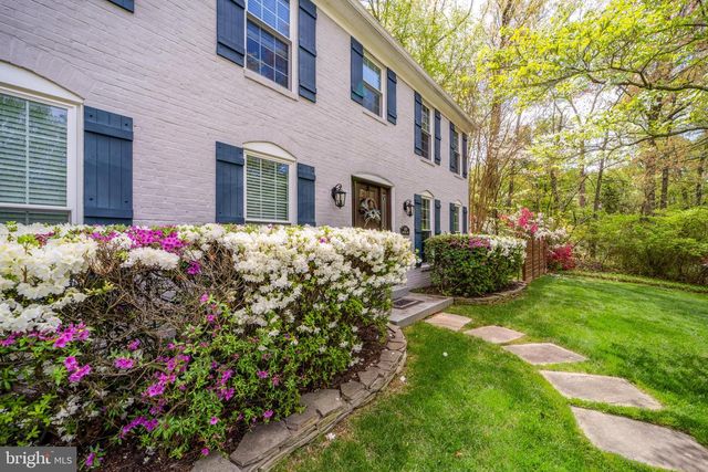 2235 ABBOTSFORD DR, Vienna, VA 22181