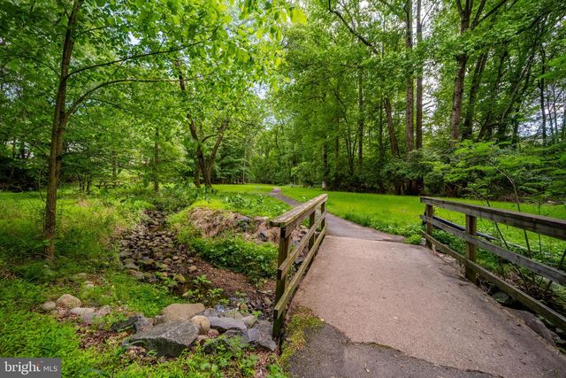 2235 ABBOTSFORD DR, Vienna, VA 22181