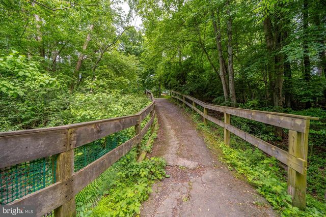 2235 ABBOTSFORD DR, Vienna, VA 22181