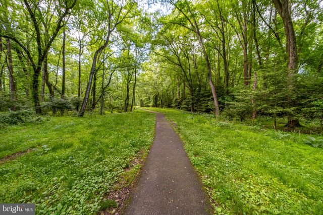 2235 ABBOTSFORD DR, Vienna, VA 22181