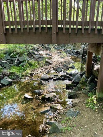 2235 ABBOTSFORD DR, Vienna, VA 22181