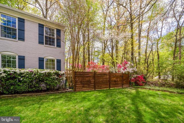 2235 ABBOTSFORD DR, Vienna, VA 22181