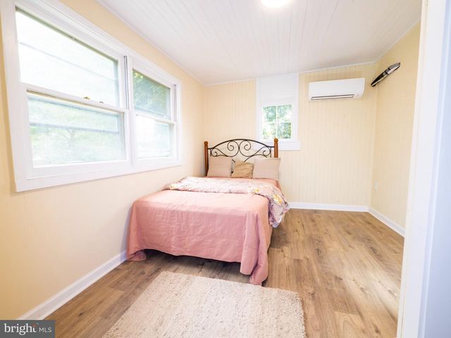 440 E QUEEN ST, Strasburg, VA 22657