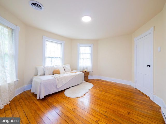 440 E QUEEN ST, Strasburg, VA 22657
