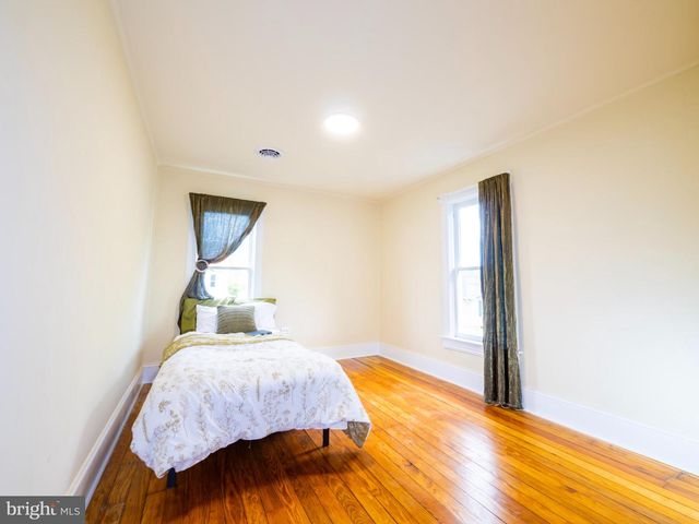 440 E QUEEN ST, Strasburg, VA 22657