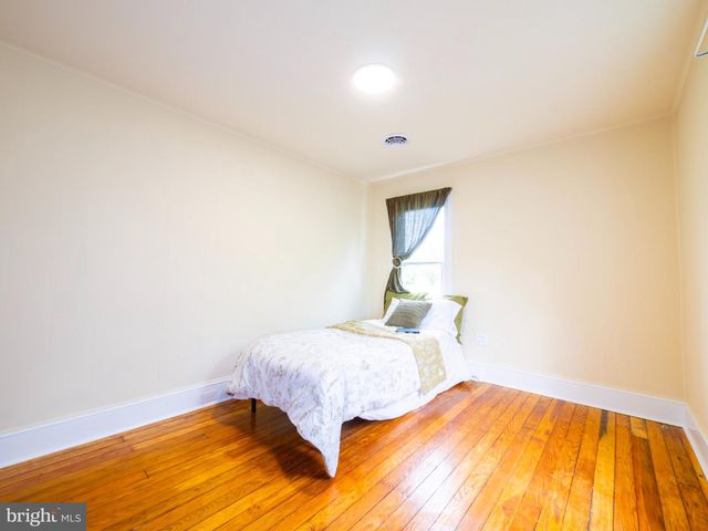 440 E QUEEN ST, Strasburg, VA 22657