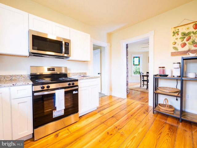 440 E QUEEN ST, Strasburg, VA 22657