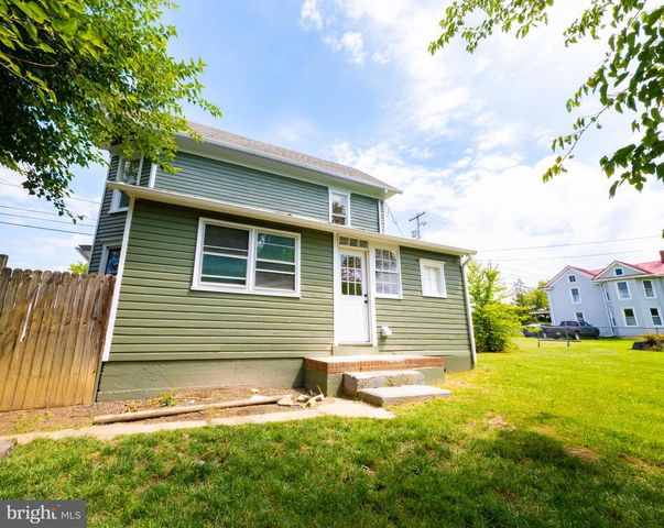 440 E QUEEN ST, Strasburg, VA 22657