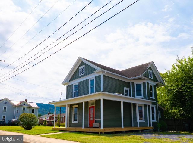 440 E QUEEN ST, Strasburg, VA 22657