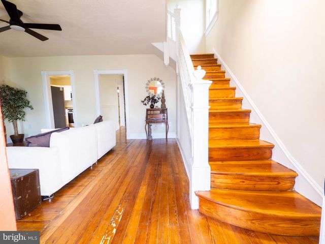 440 E QUEEN ST, Strasburg, VA 22657