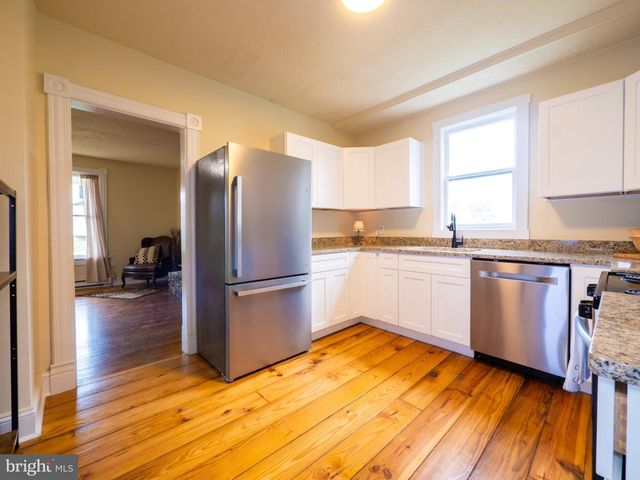 440 E QUEEN ST, Strasburg, VA 22657