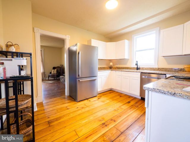 440 E QUEEN ST, Strasburg, VA 22657