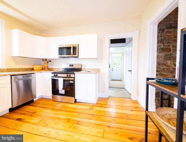 440 E QUEEN ST, Strasburg, VA 22657