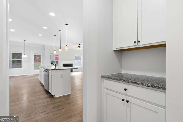 155 Stone Manor Court, Woodstock, GA 30188