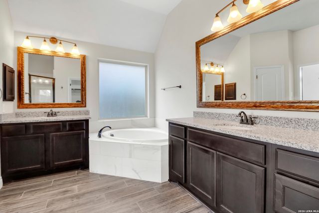 2912 COUNTRYSIDE PATH, Seguin, TX 78155