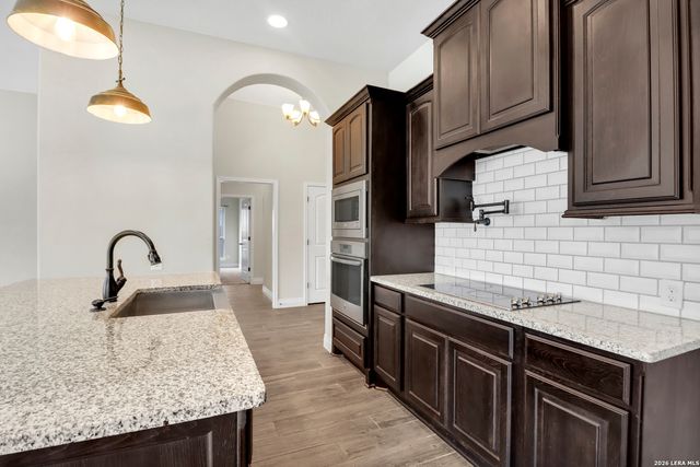 2912 COUNTRYSIDE PATH, Seguin, TX 78155