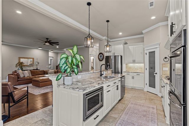 6401 S 47th Street, Rogers, AR 72758