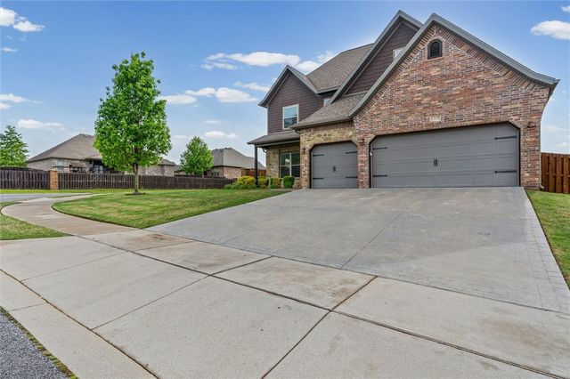 6401 S 47th Street, Rogers, AR 72758