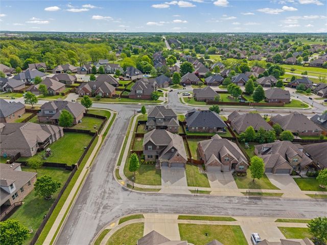 6401 S 47th Street, Rogers, AR 72758