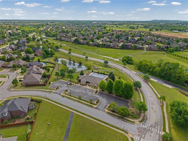6401 S 47th Street, Rogers, AR 72758