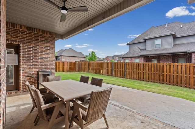 6401 S 47th Street, Rogers, AR 72758