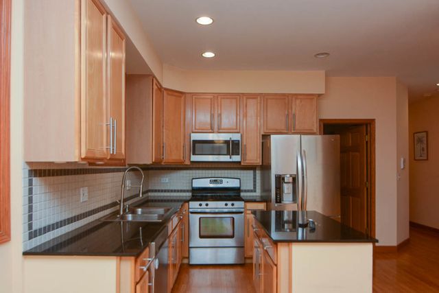 1720 W Augusta Avenue 1, Chicago, IL 60622
