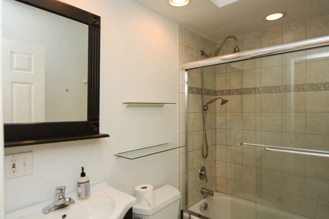 1720 W Augusta Avenue 1, Chicago, IL 60622