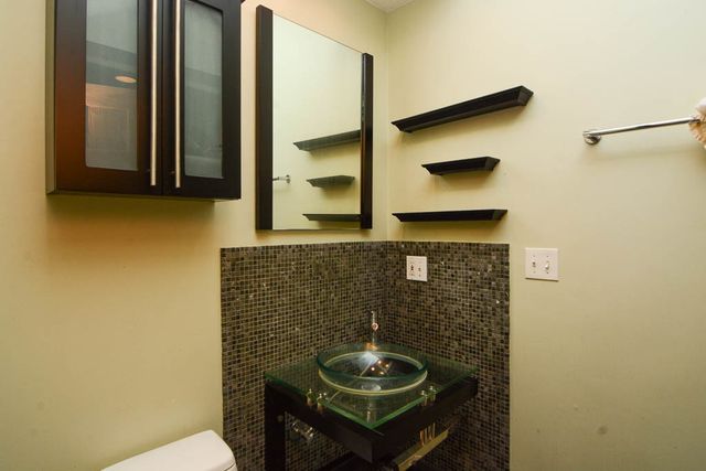 1720 W Augusta Avenue 1, Chicago, IL 60622