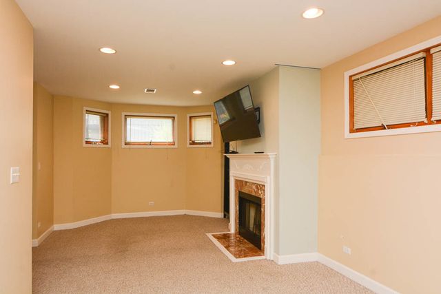 1720 W Augusta Avenue 1, Chicago, IL 60622