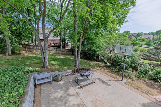 161 Mansker Park Dr, Hendersonville, TN 37075