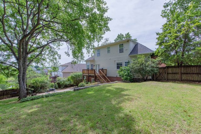 161 Mansker Park Dr, Hendersonville, TN 37075