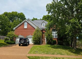 161 Mansker Park Dr, Hendersonville, TN 37075