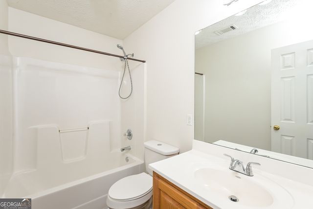 5302 Morgan Manor Drive, Lula, GA 30554
