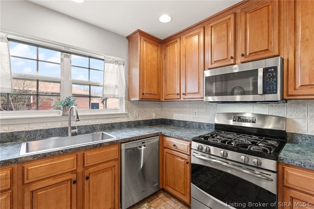 3617 Stonecreek Circle C, Jeffersonville, IN 47130