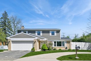 910 Birch Court, Deerfield, IL 60015