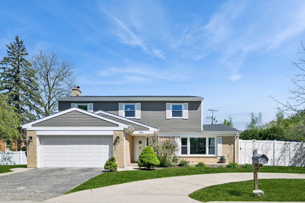 910 Birch Court, Deerfield, IL 60015