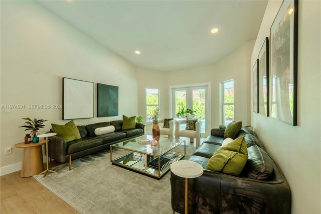 10461 SW 121st St, Miami, FL 33176