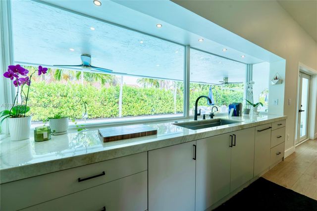 10461 SW 121st St, Miami, FL 33176