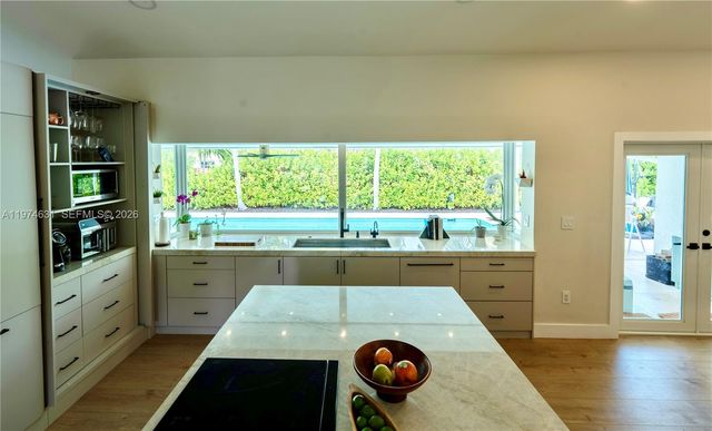 10461 SW 121st St, Miami, FL 33176