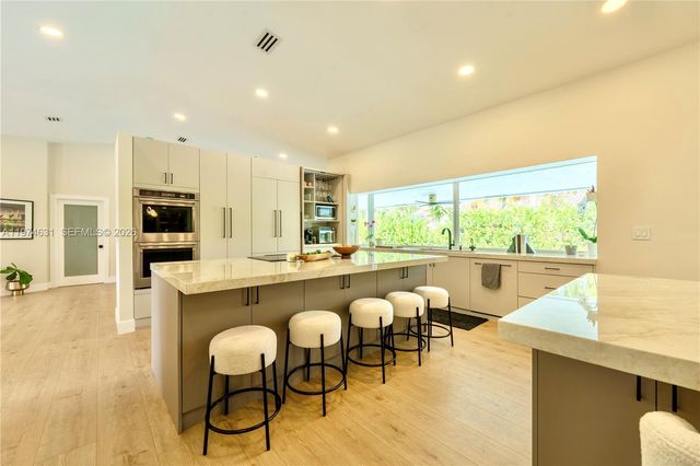 10461 SW 121st St, Miami, FL 33176